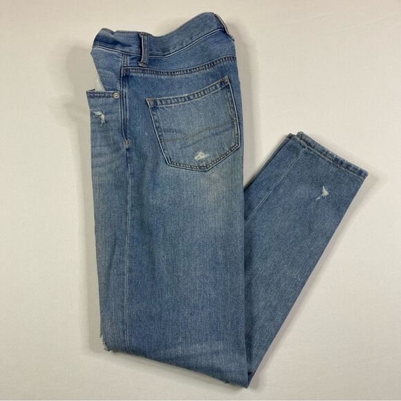 American Eagle Mom Jeans Women's 2 Light Denim High Rise Distressed Ripped Knees - Picture 2 of 12